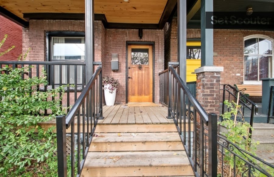 Cute House In Golden Area gallery image 4