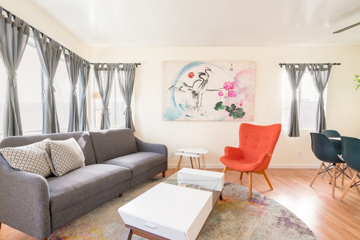 Sleep 12-2 homes 1 lot- perfect for multi family! gallery image 4