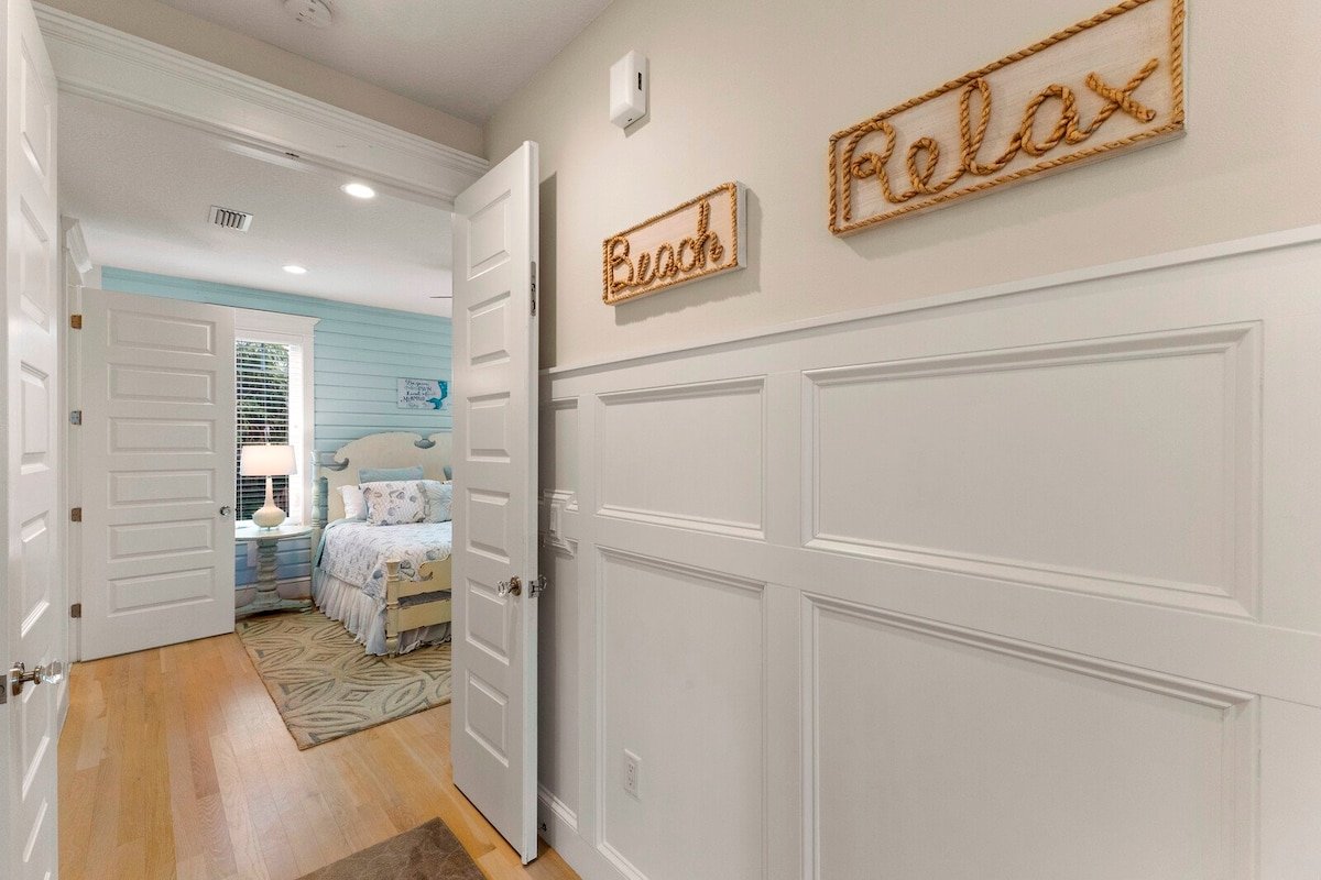 Seaside Haven by Duncan Real Estate gallery image 2