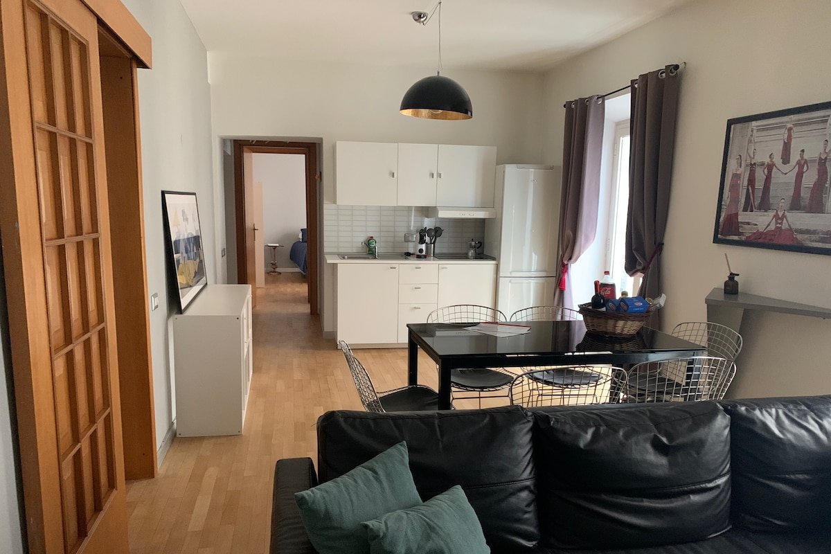 When in Rhome- city centre cozy apartment gallery image 2