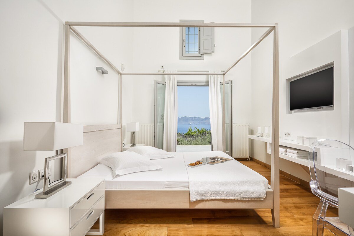 Akrotiri Private Residence gallery image 2