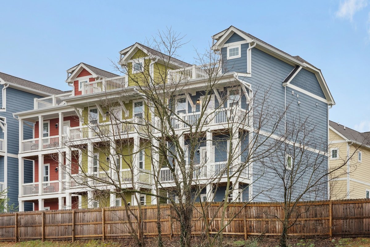 NEW! Double Fun! 2 Lakeside Homes @Blue Turtle Bay gallery image 2