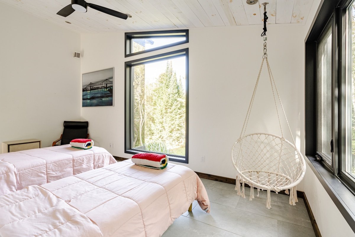 Modern Riverfront Escape w/Sauna, Gym, Dock gallery image 5