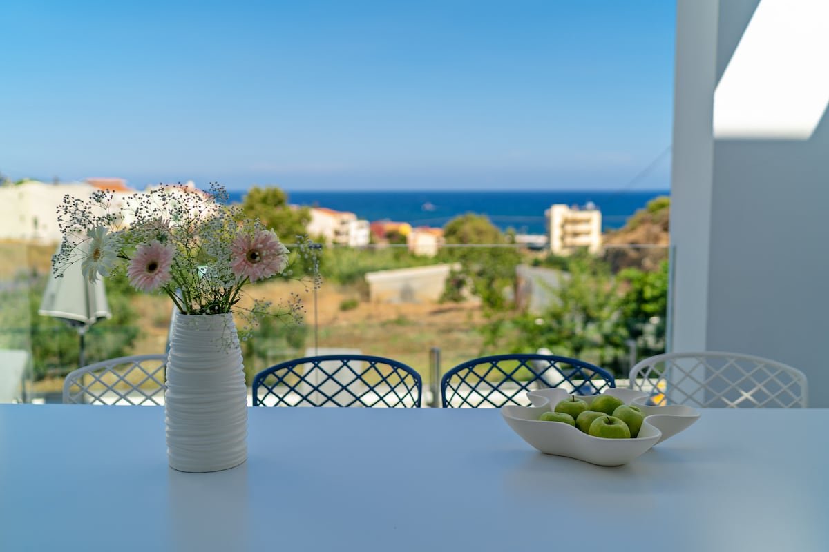 Eolia Iconic Villa, walking distance to the beach gallery image 5