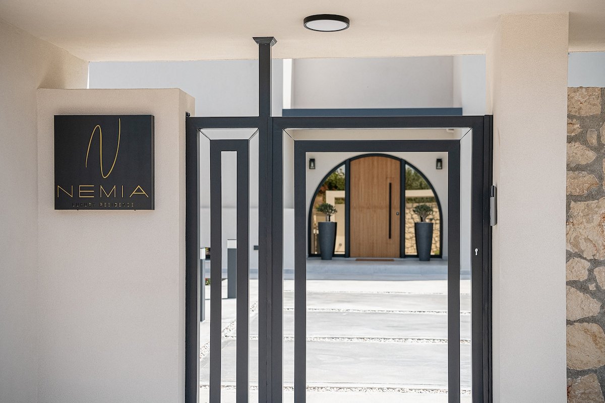 Nemia Luxury Residence gallery image 3