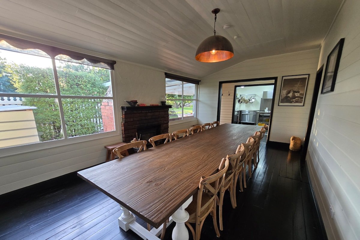 The Colonial – Whole Home gallery image 5