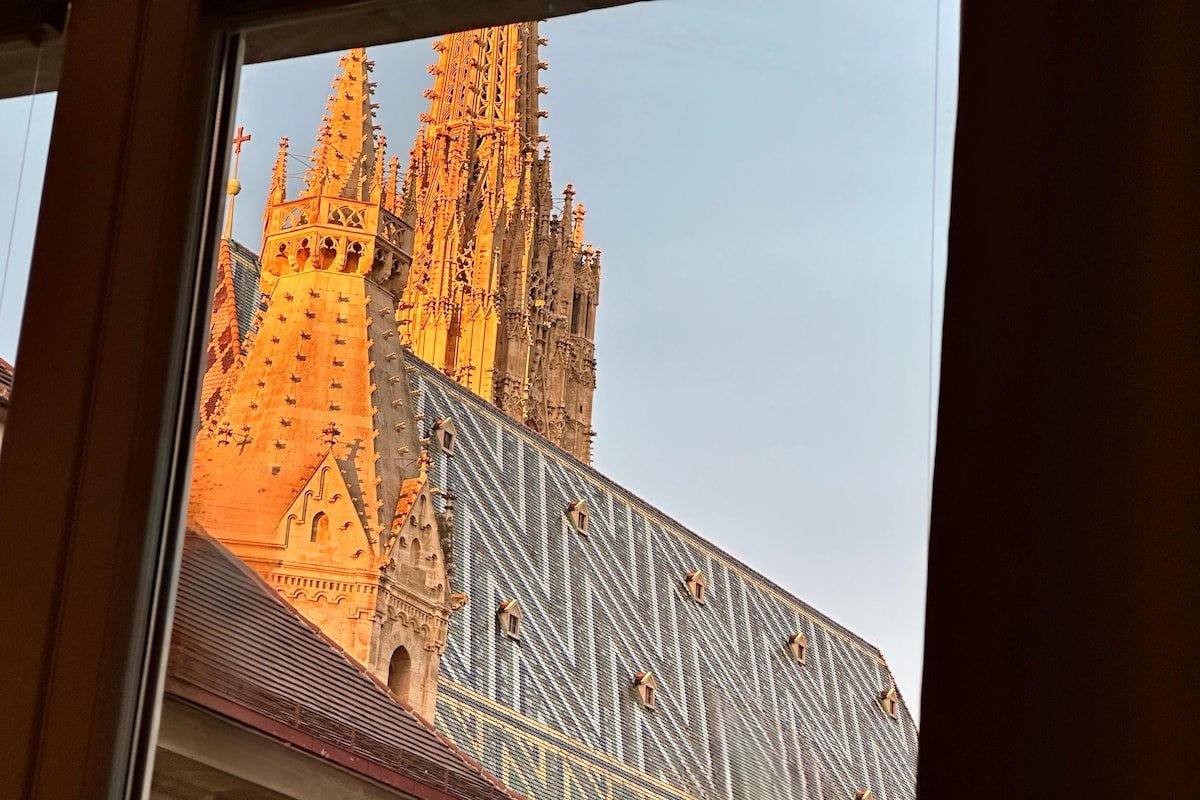 Stephansdom View Big Apartment I Self Check-in gallery image 2