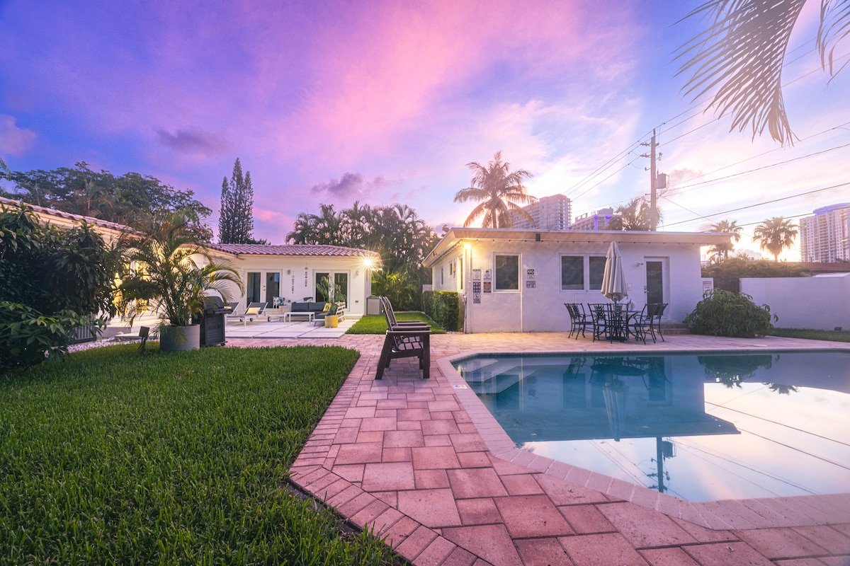 Upscale 3BR with Heated Pool & Billiards gallery image 5