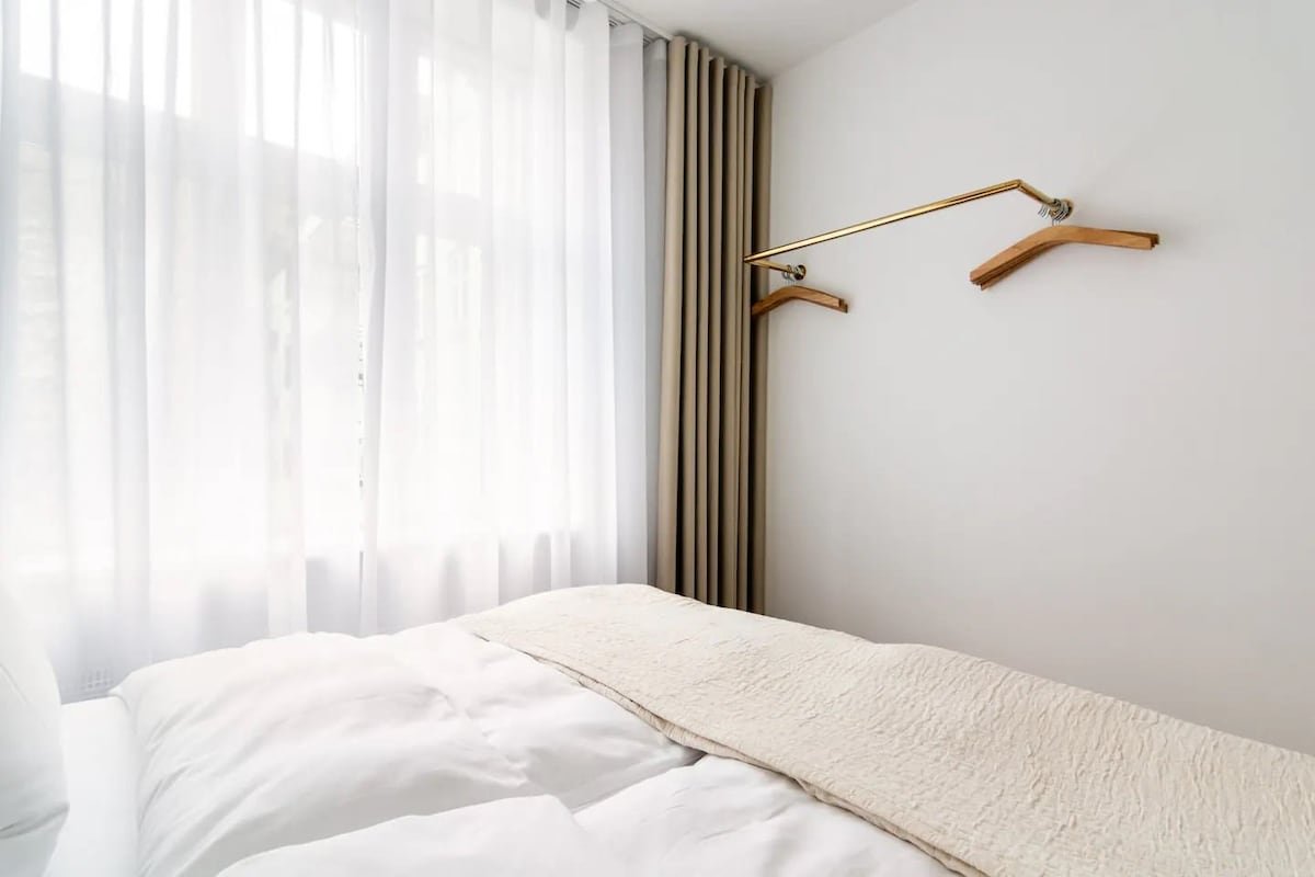 Dinesen Collection Kings Square Condo gallery image 4