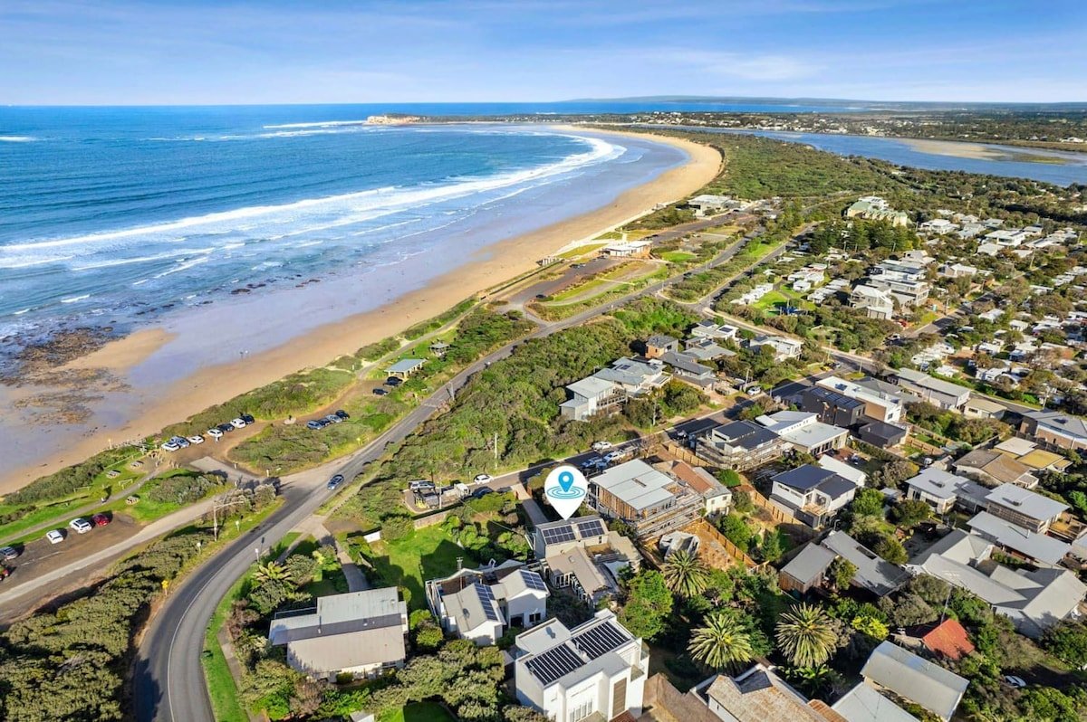 Luxury ocean front holidays, footsteps to beach gallery image 4