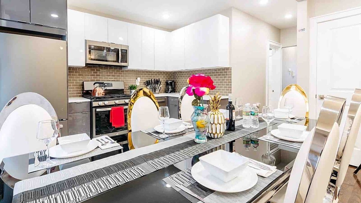 Clean Luxury Home 13Mins To NYC Manhattan/Backyard gallery image 4