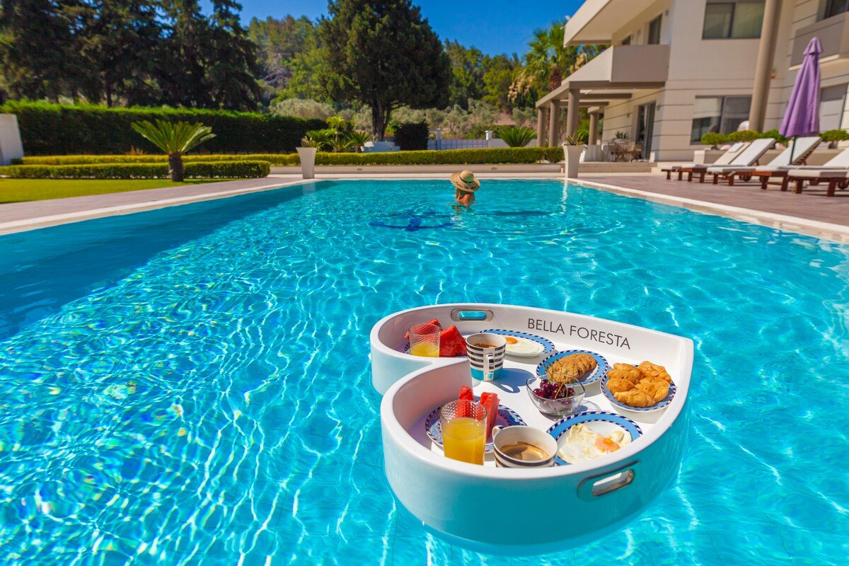 Bella Foresta Villa, 7 Bedroom Luxurious Villa gallery image 4