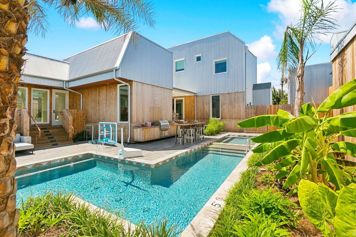 The Cocodrie | Private 12BR Hotel – Pool, Spa gallery image 3