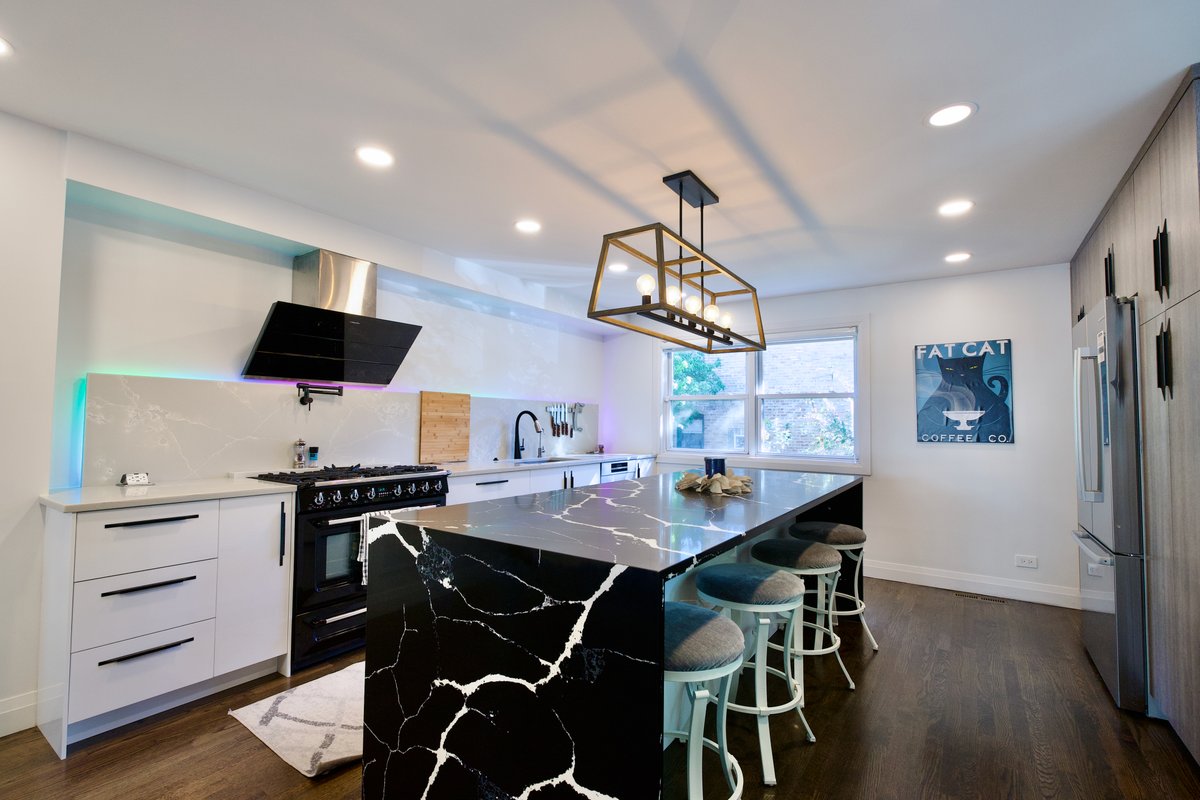 Lux Full House: Outdoor Paradise + FREE Parking!