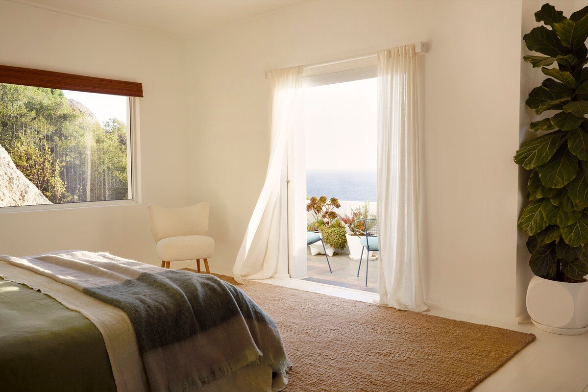 Icaria gallery image 4