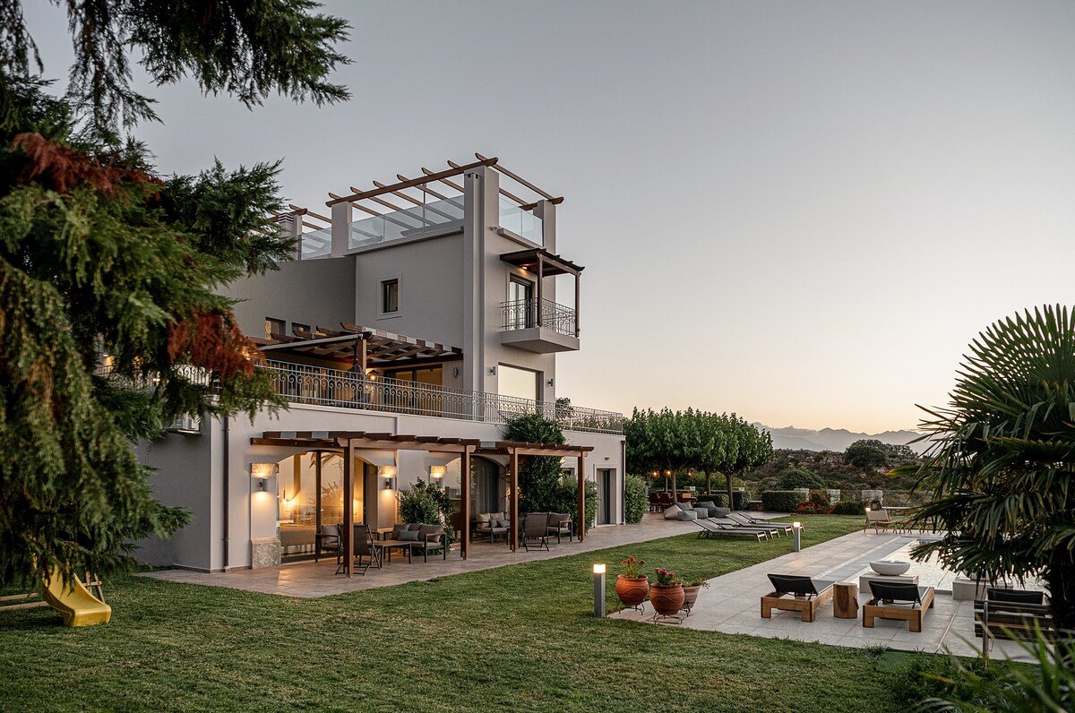 Villa Heora – The Floating Residence gallery image 3