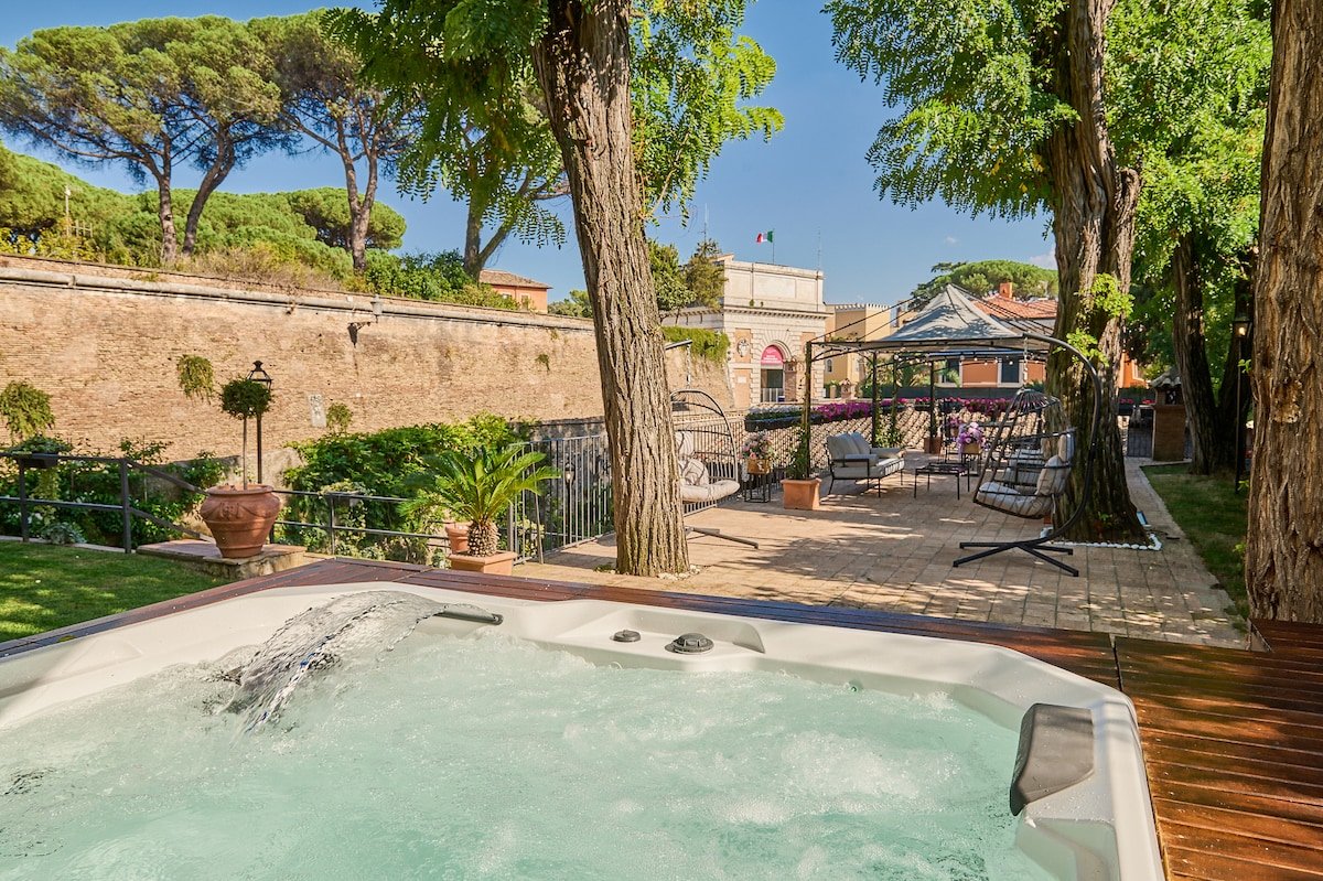 Domus Luxury Gianicolo Villa gallery image 2