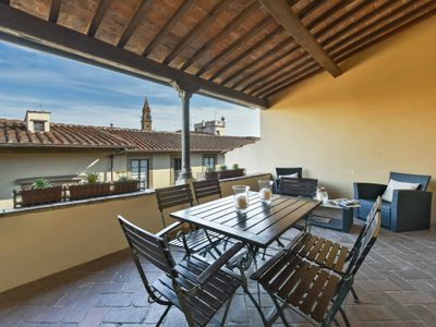 Buonarroti big apartment with terrace in Oltrarno