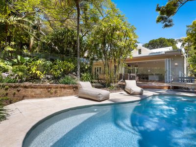 The Massinger . Tropical Family Escape