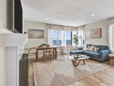 BEACH-FRONT | OCEAN VIEWS | LUXE Spacious 2-BED