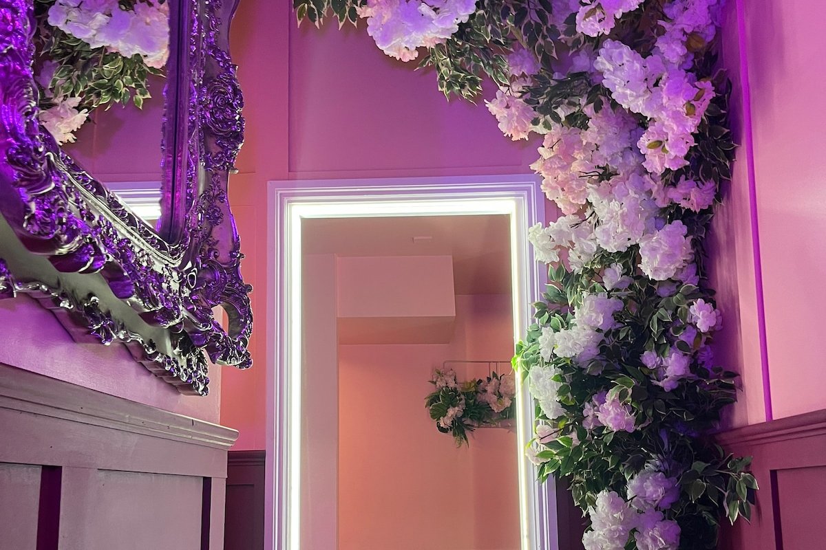 Manchester’s ONLY themed slumber party suite for 8 gallery image 4