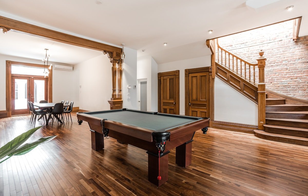 Luxury Townhouse on St-Denis – heart of downtown gallery image 4