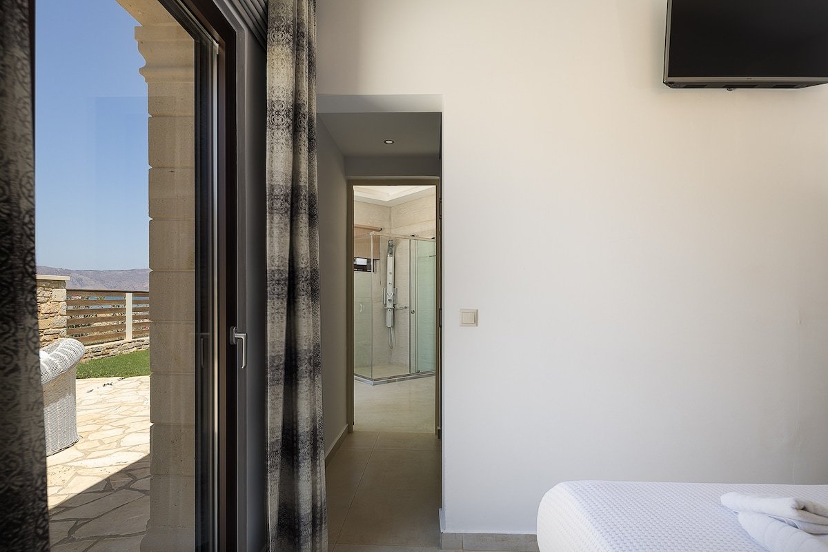 Villa Paralia A Beachfront Romance by etouri gallery image 5