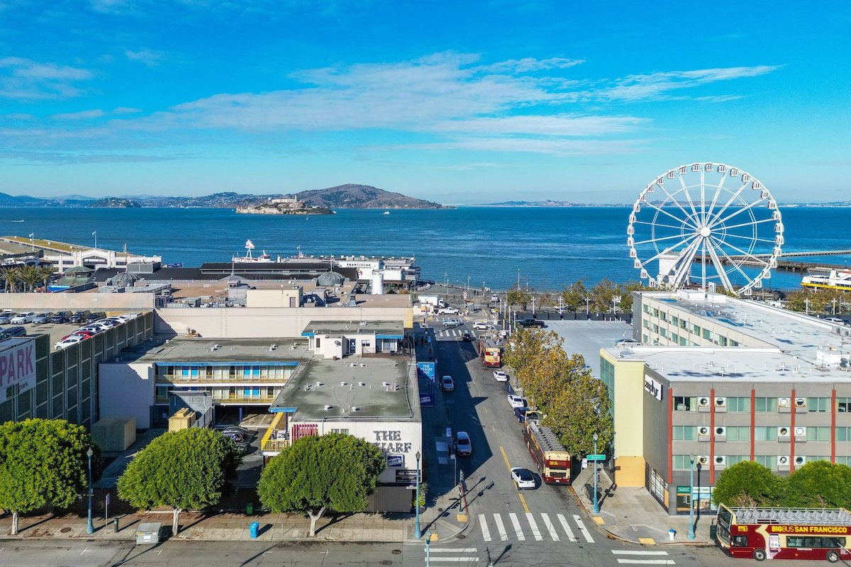 SF Bay Views Waterfront 2 Bdr Apt-Fishermans Wharf gallery image 2