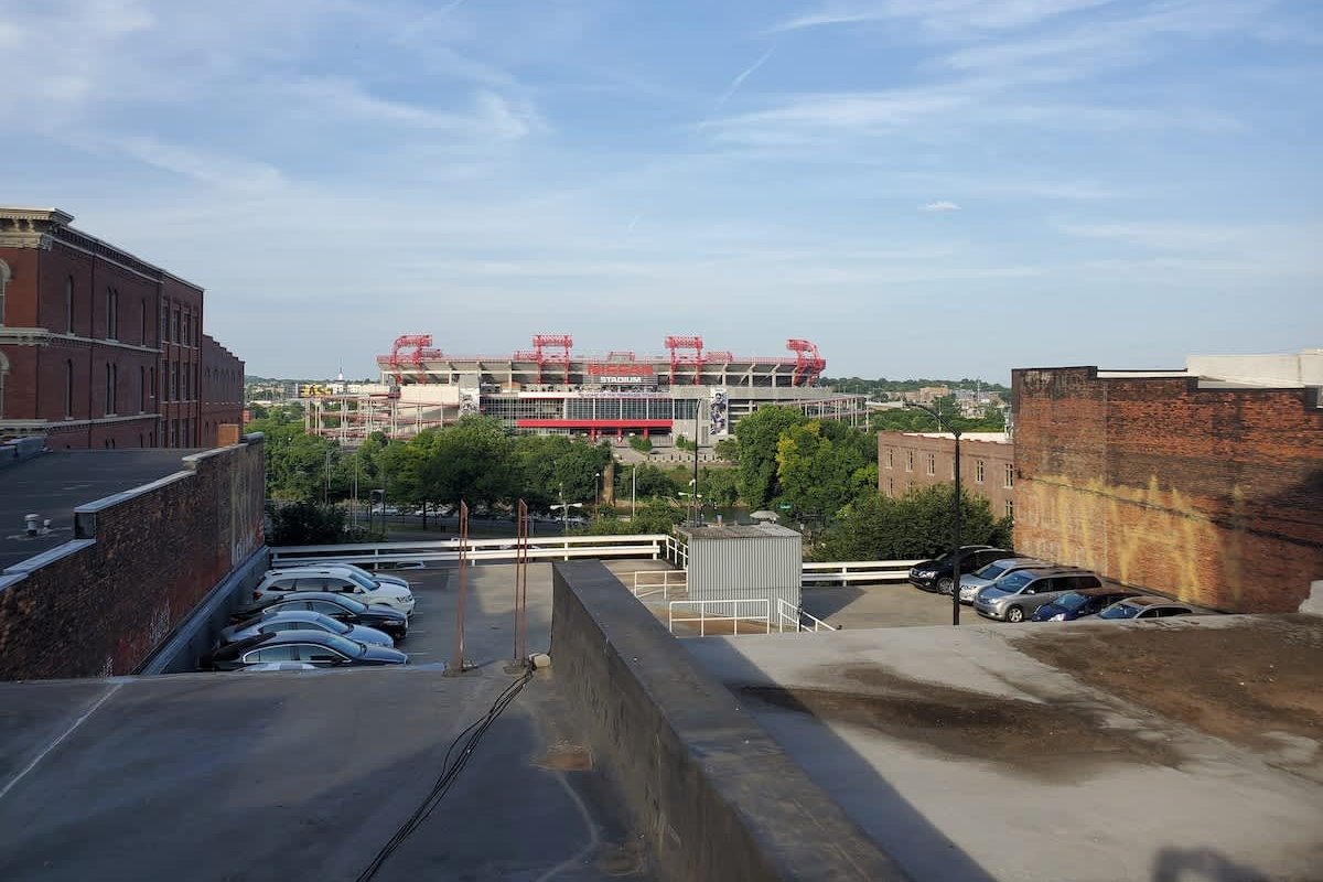 Broadway Penthouse: Stadium View gallery image 3