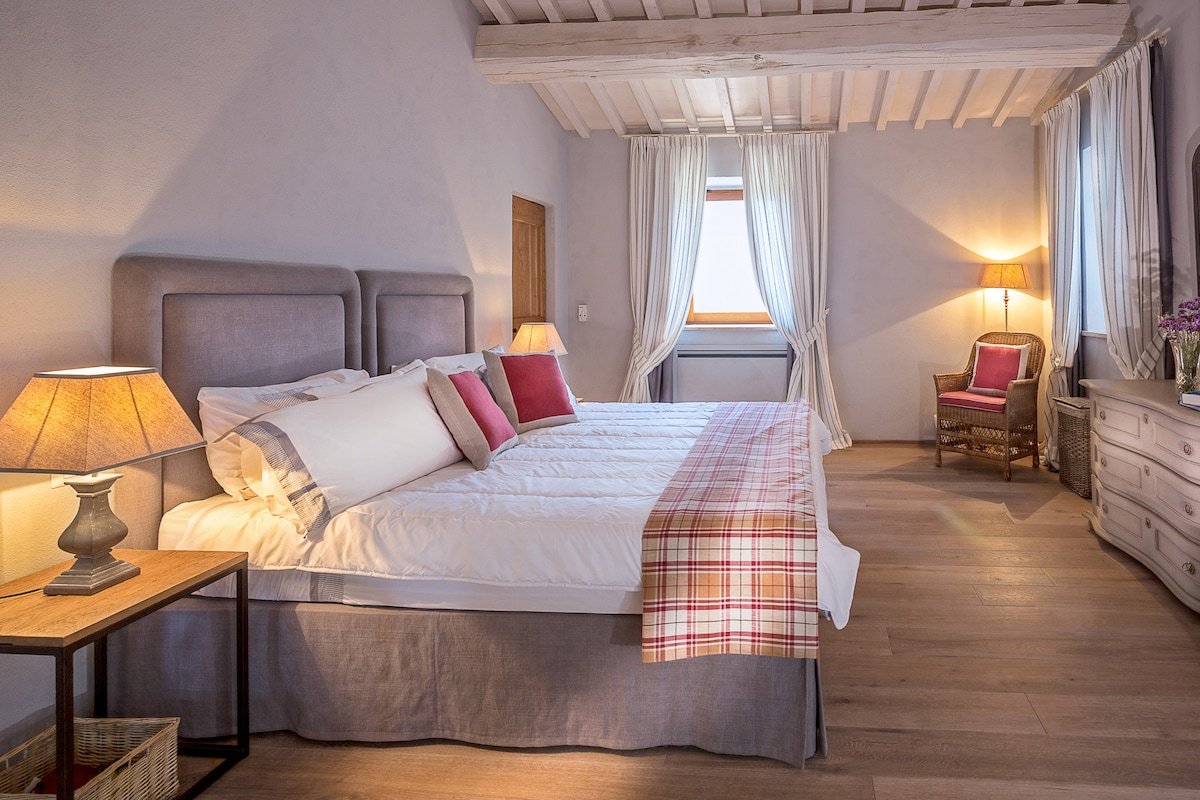 Santa Croce gallery image 5