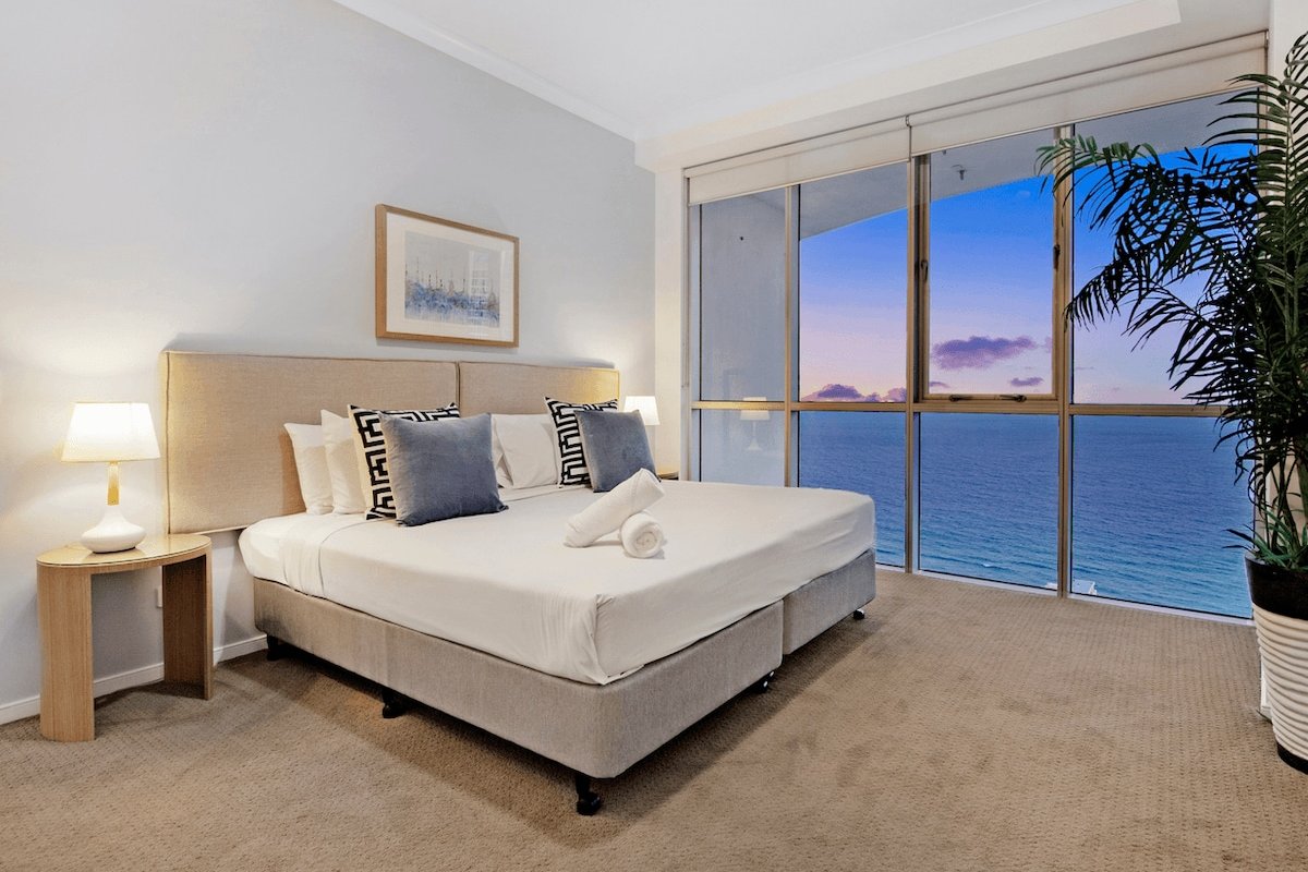 Level 45 Luxury Sub-Penthouse in Towers of Chevron gallery image 5