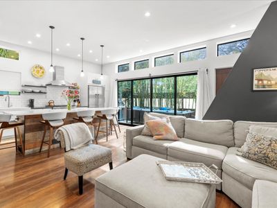 Incredible house off the Venice Canals