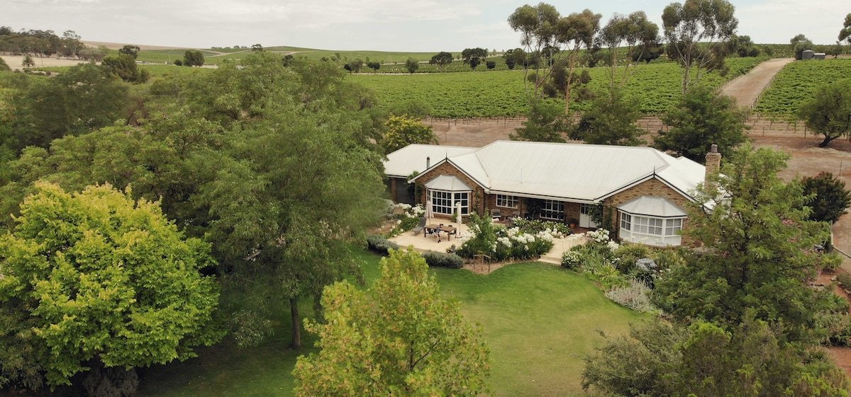 Seppeltsfield Vineyard Retreat – Barossa getaway gallery image 3