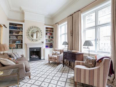 South Ken Lovely 3 Bed Flat on Garden Square