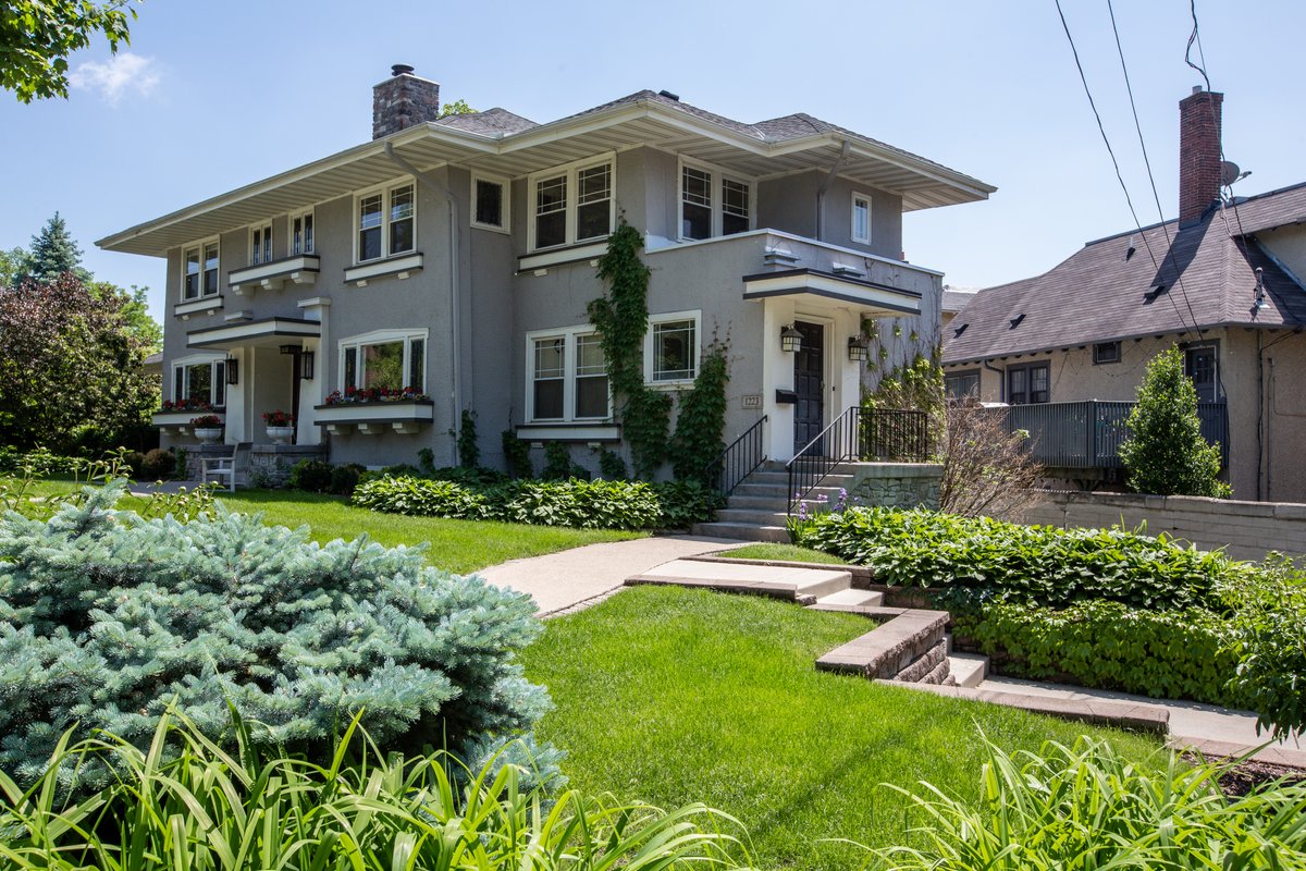 Grand Home near Lakes, DT, Conv. Ctr., Stadiums