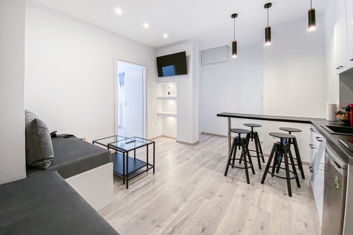 Syntagma square, 60sqm Platinum suite gallery image 2