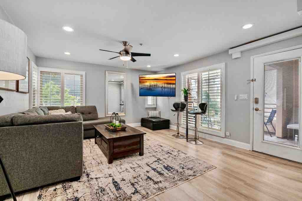 MB Contemporary 14 Guests by Sand AC+Garage gallery image 5