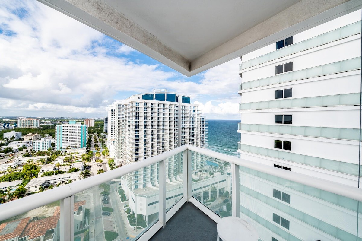 21st Floor w/ Ocean View – Resort Access: 2BR 2BA gallery image 3