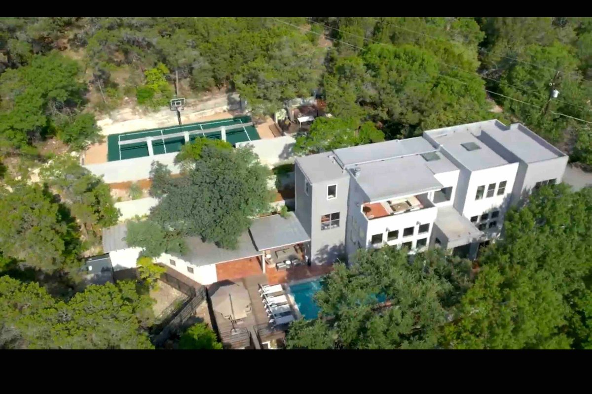 Wild Basin: 6mi to Austin · Heat/Cooled Pool · PB