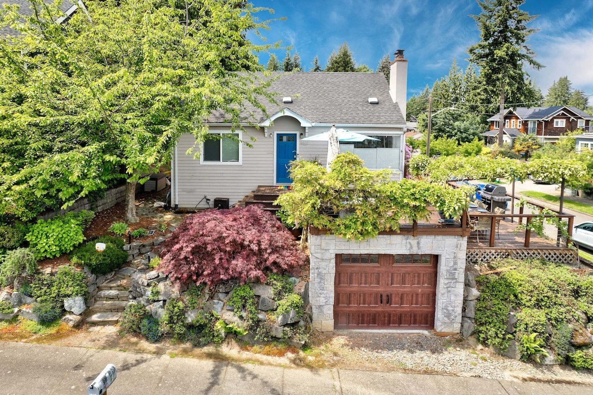 3 bd w/ Lake View – $0 Clean Fee gallery image 3