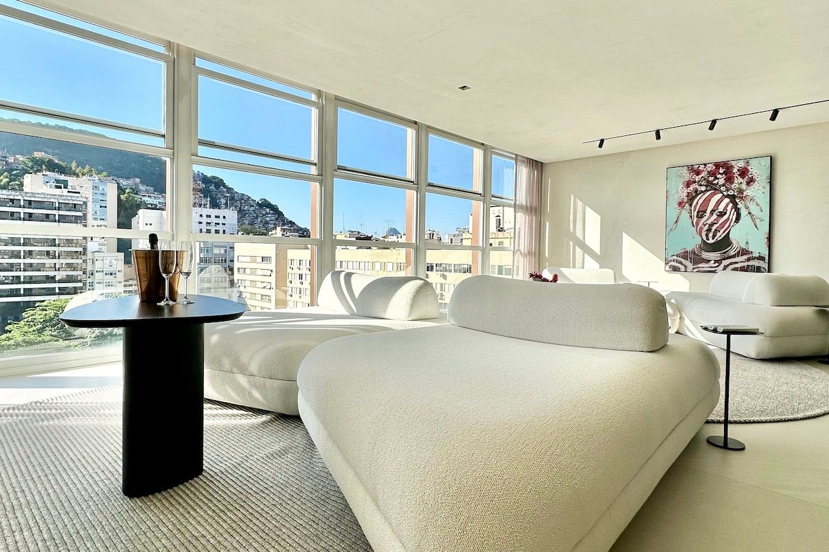 Luxury apartment with ocean view in Ipanema gallery image 4