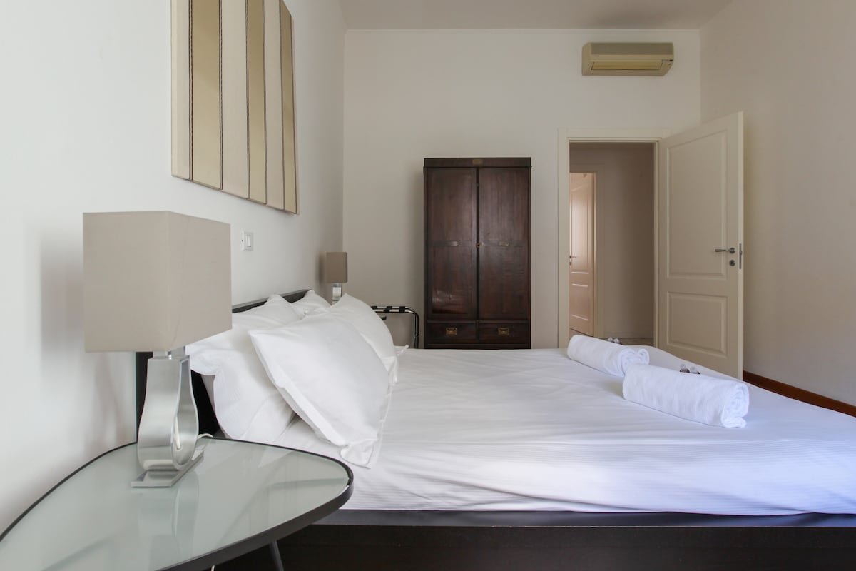 Bocconi Navigli Boutique 3BR I Hacca Collection gallery image 5