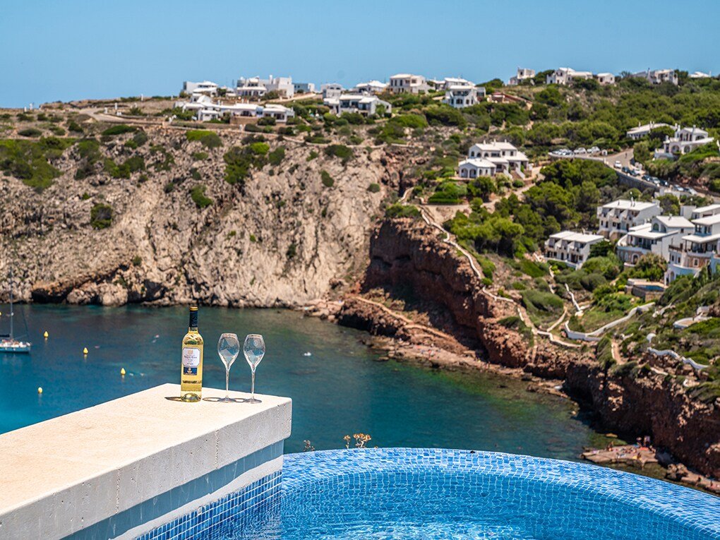 Villa sobre la playa de Cala Morell, Menorca gallery image 4