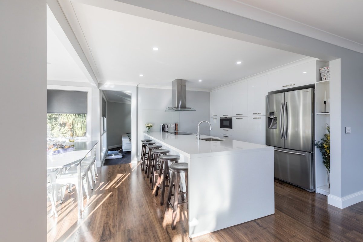 QUPI House – Large & Bright Yarra Valley Home gallery image 3