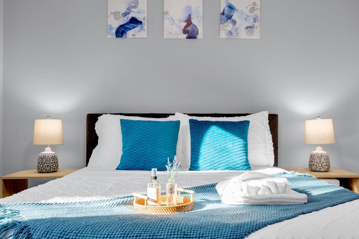 5b2b Newly Remodeled Entire House close to UW & DT gallery image 3