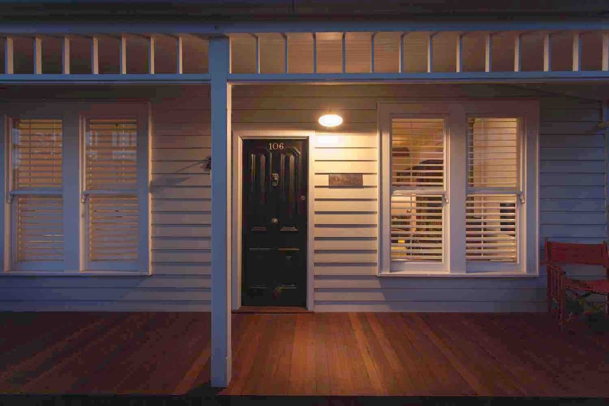 Beach House on Long Island (beach 100m) pets ok gallery image 3