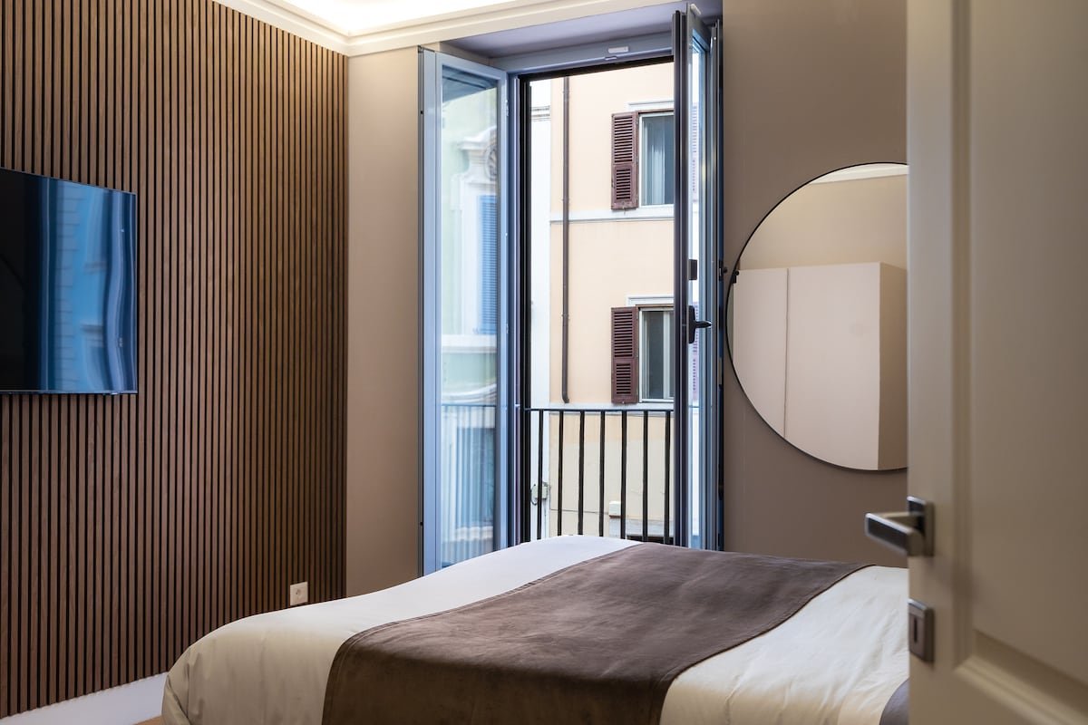 Amazing 3-Bedrooms Pantheon gallery image 3