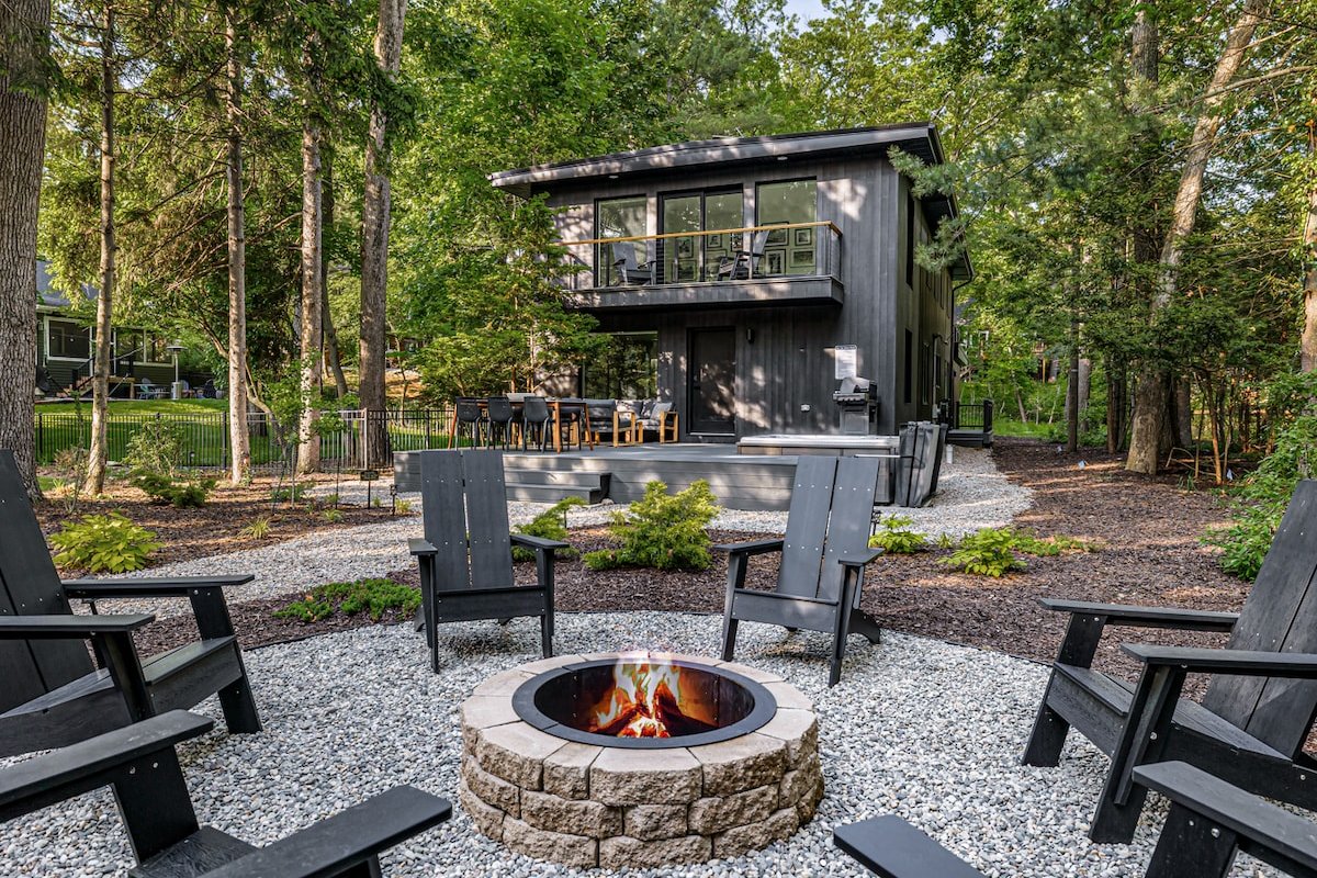 Hot Tub, Fire Pit and Zen Garden Paths