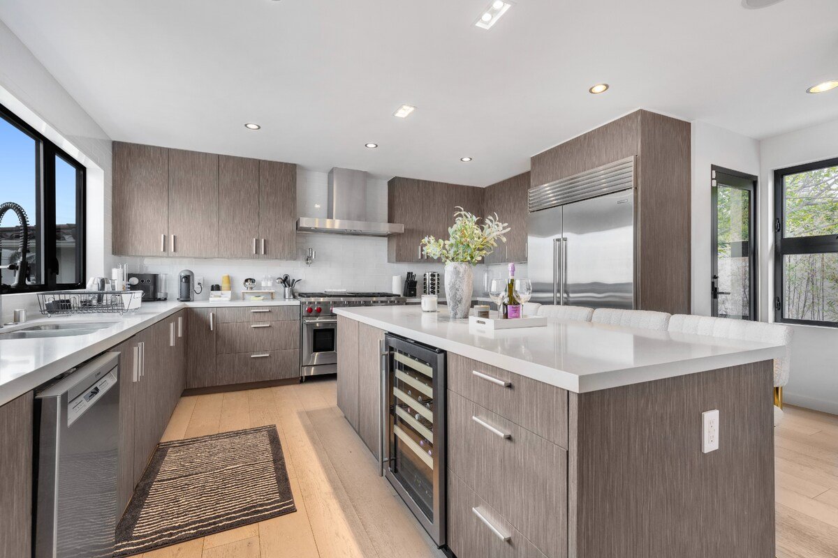 Sunset Views from Elegant Spanish Style Villa gallery image 5