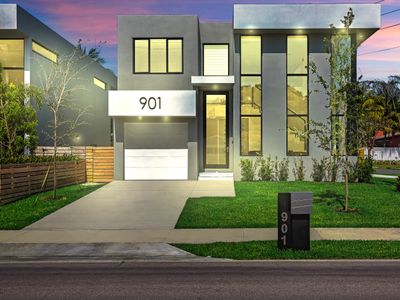 ***VillaPlaya brand new home, modern style resort!